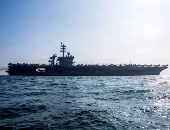 Selon la télévision d&rsquo;État, des drones iraniens ont touché le porte-avions américain Abraham Lincoln