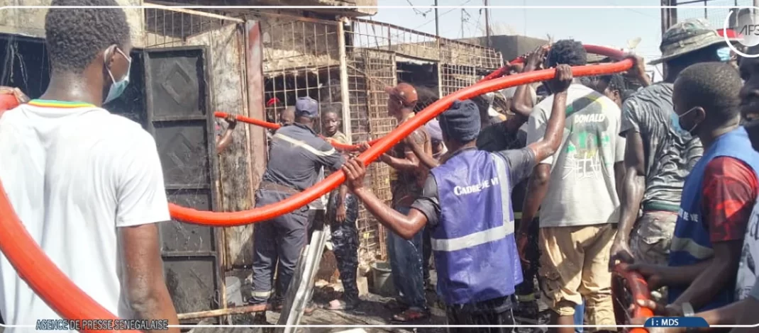 Plusieurs cantines ravagées par un violent incendie au marché central de Kaffrine