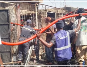 Plusieurs cantines ravagées par un violent incendie au marché central de Kaffrine
