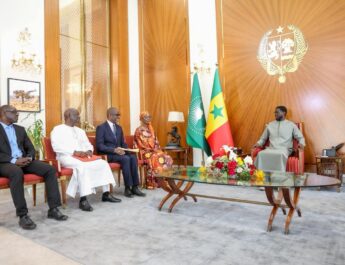 Audience au Palais : le Chef de l’État reçoit une délégation du PDS en prélude au centenaire du Président Abdoulaye Wade