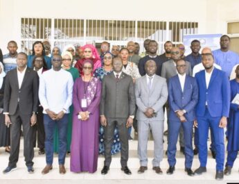 Aviation civile : le ministre Yankoba Diémé en mission de supervision stratégique à Yoff