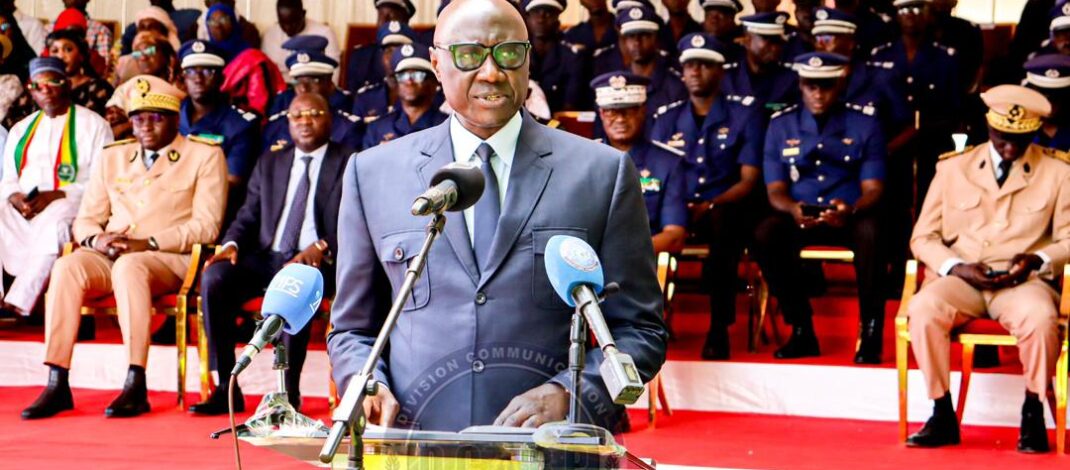 Mise en œuvre du concept « Armée-Nation rénové » : le CEM Mamadou Diaw de Thiès accueille les autorités militaires et éducatives