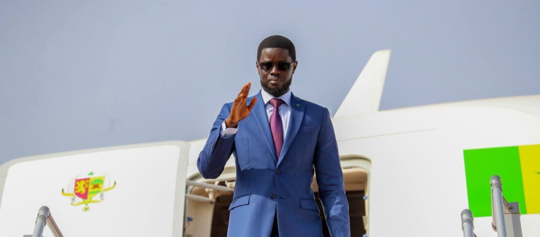 Visite de travail en Gambie : Bassirou Diomaye Faye à Banjul pour renforcer la coopération bilatérale