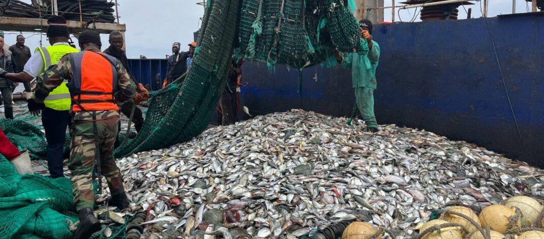 La Marine nationale déploie le PHM CAYOR pour une mission régionale de surveillance des pêches