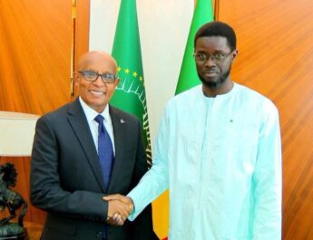 Le Président Bassirou Diomaye Faye reçoit une délégation de Boeing pour accélérer la transformation d’Air Sénégal