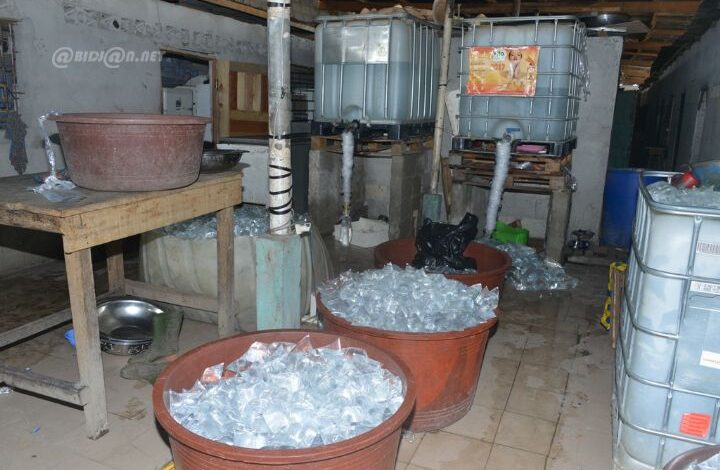 Alerte sur la circulation de sachets d’eau et de boissons fabriqués clandestinement
