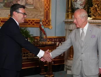 Royaume-Uni: le travailliste Andy Burnham nommé Premier ministre par le roi Charles III