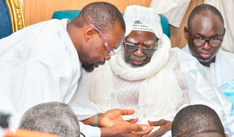 Visite de courtoisie à Touba : Ousmane Sonko reçu par le Khalife général des Mourides avant le Grand Magal