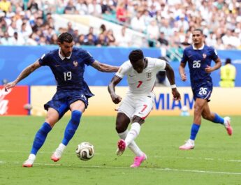 Coupe du Monde 2026 : la France corrigee par l’Angleterre (4-6)