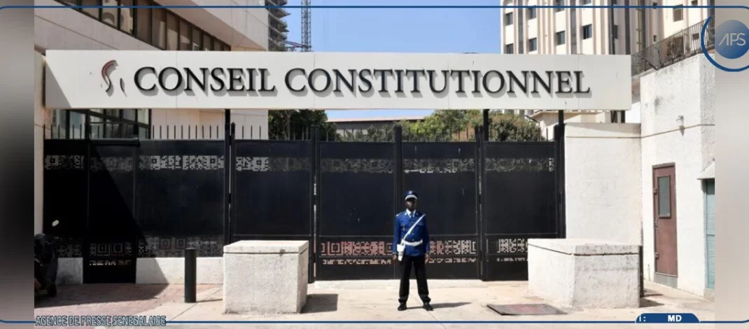 Le gouvernement saisit le Conseil constitutionnel et suspend la procédure parlementaire sur les crédits spéciaux