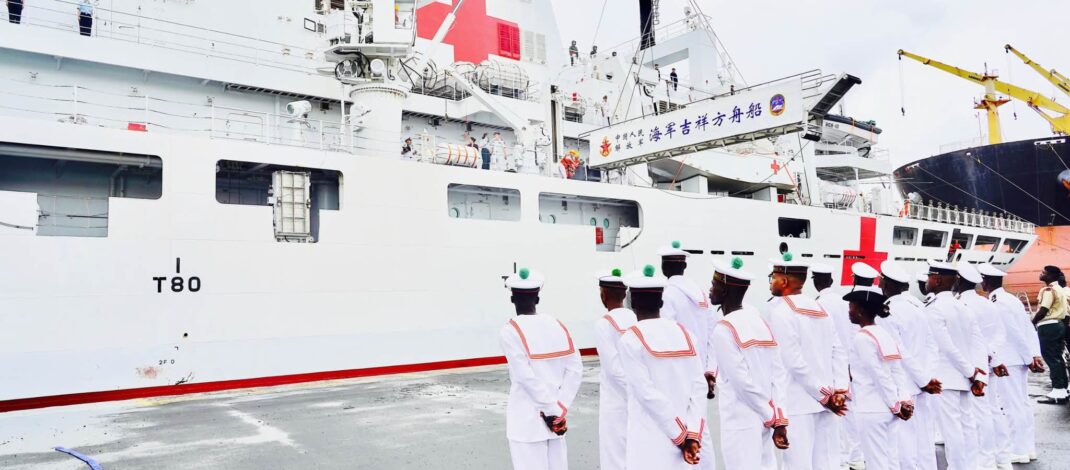 Navire-hôpital chinois à Dakar : soins aux populations et coopération militaire au programme