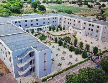 UADB : 45 MILLIARDS DE FCFA POUR ACCÉLÉRER LA CONSTRUCTION ET LA RÉHABILITATION DES INFRASTRUCTURES UNIVERSITAIRES