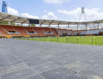 Chantier du stade Iba Mar Diop : deux vigiles filmés en train de…
