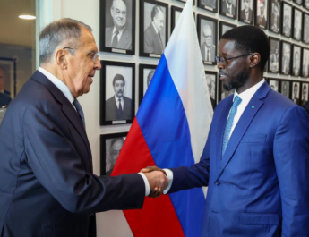 Diomaye Faye et Sergueï Lavrov réaffirment l’importance du dialogue pour la paix