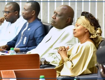 Altercation impliquant Abdou Mbow : le groupe Takku-Wallu s’érige en bouclier