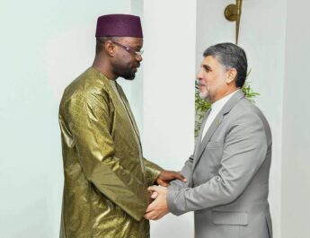 Diplomatie parlementaire : Ousmane Sonko reçoit les ambassadeurs de France, d’Iran et de Chine ainsi que le président du Parlement panafricain
